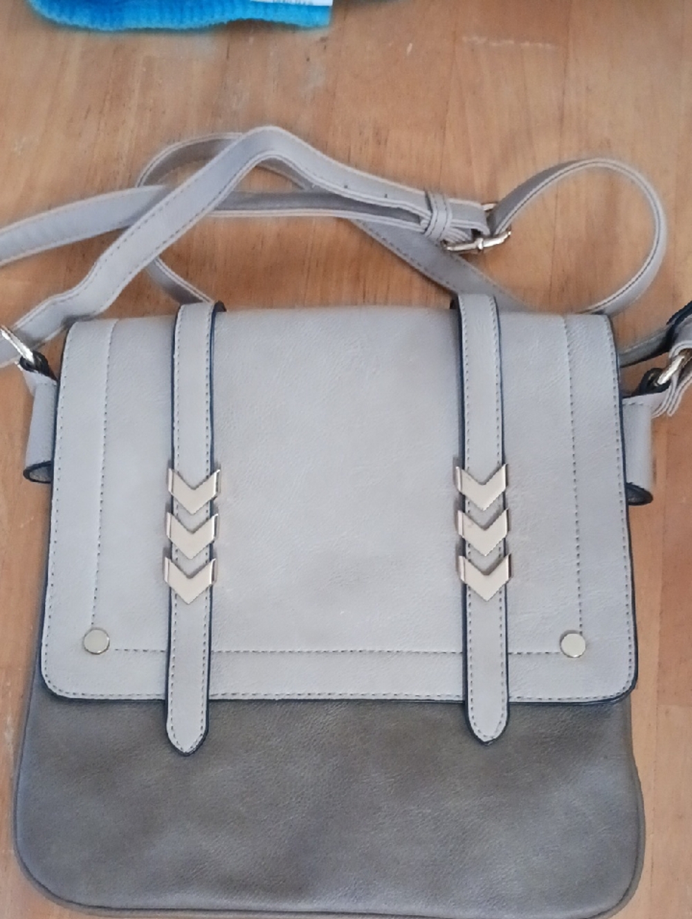 Women's Two-Tone Beige Crossbody Bag - Stylish Everyday Shoulder Bag